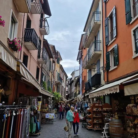 Jewel On In With View * Garda (Verona)